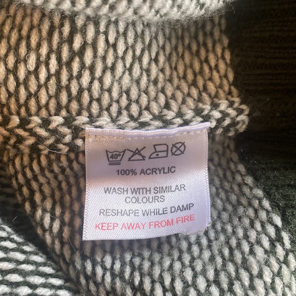 Traditional Craft Ltd. Heritage Vintage Ireland knit crewneck sweater - Picture 7 of 7